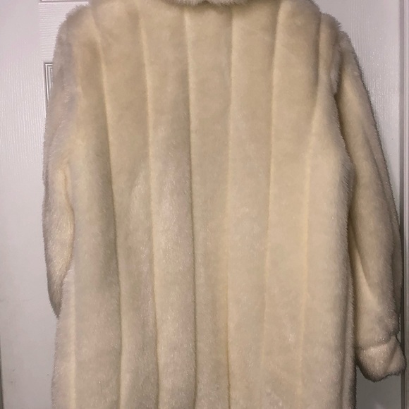 Dennis Basso faux fur off white Womens small coat - Picture 3 of 9